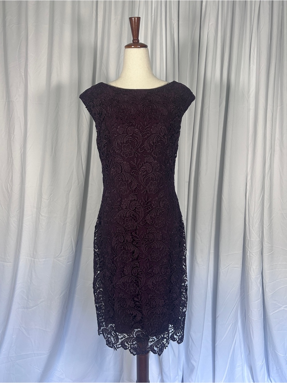 90s vibes Lauren Ralph Lauren Plum Floral Lace Sheath Dress